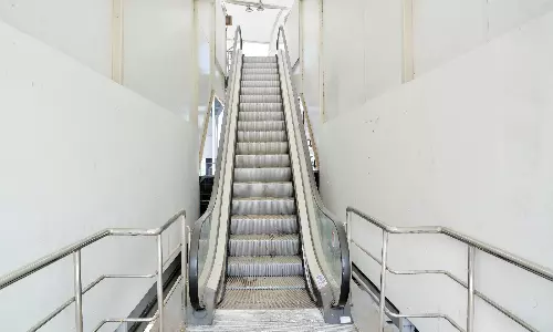 அடிக்கடி ஓய்வெடுக்கும் நகரும் படிக்கட்டு