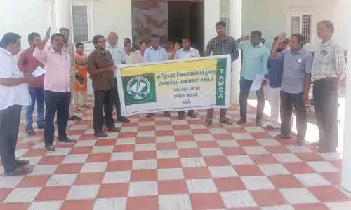 வேளாண்மைத்துறை அமைச்சு பணியாளர் சங்கத்தினர் ஆர்ப்பாட்டம் வேளாண்மைத்துறை அமைச்சு பணியாளர் சங்கத்தினர் ஆர்ப்பாட்டம்