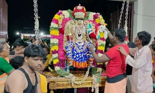 அங்காளபரமேஸ்வரி அம்மன் கோவிலில் ஊஞ்சல் உற்சவம் அங்காளபரமேஸ்வரி அம்மன் கோவிலில் ஊஞ்சல் உற்சவம்