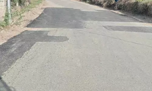 தினத்தந்தி செய்தி எதிரொலி:சேதமான ரோடு சீரமைப்பு