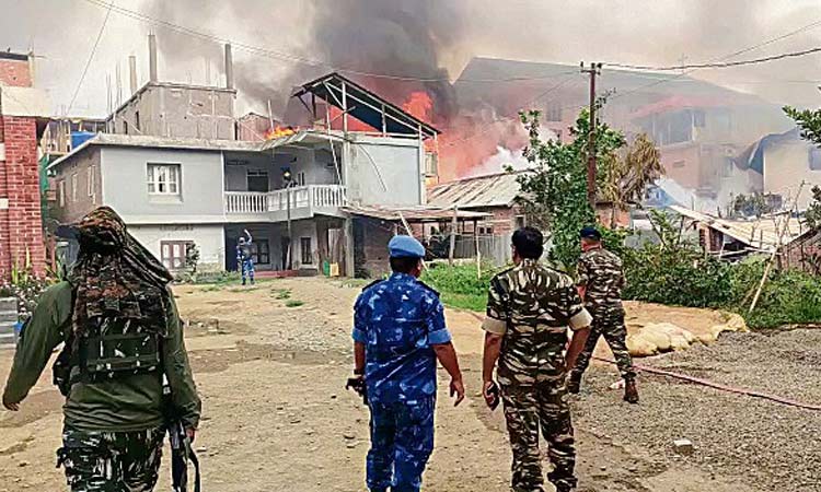 2 வாரத்திற்கு பிறகு மணிப்பூரில் மீண்டும் வன்முறை: துப்பாக்கி சூட்டில் 3 இளைஞர்கள் கொலை