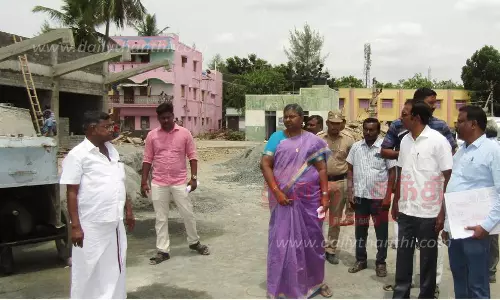 மல்லசமுத்திரத்தில்ரூ.89 லட்சத்தில் பஸ் நிலையம் அமைக்கும் பணியை கலெக்டர் ஆய்வு