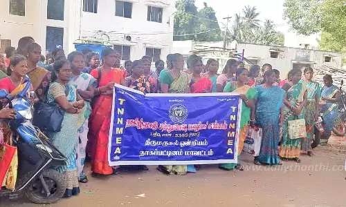 சத்துணவு ஊழியர் சங்கத்தினர் ஆர்ப்பாட்டம்