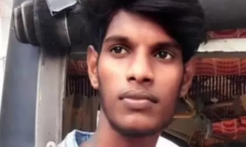 என்ஜினீயரிங் கல்லூரி விடுதியில் தூக்கில் பிணமாக தொங்கிய மாணவர்.. காரணம் என்ன? போலீஸ் விசாரணை