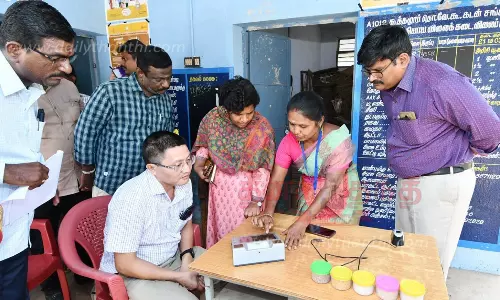 உணவு பாதுகாப்புத்துறை ஆணையாளர் ரேஷன் கடையில் திடீர் ஆய்வு
