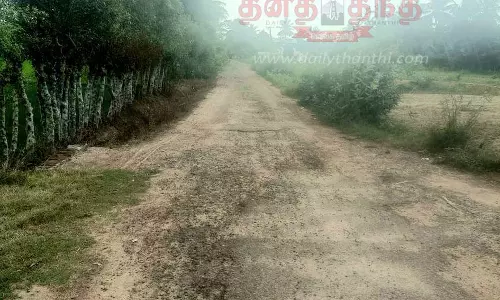 குண்டும், குழியுமான சாலை சீரமைக்கப்படுமா? குண்டும், குழியுமான சாலை சீரமைக்கப்படுமா?