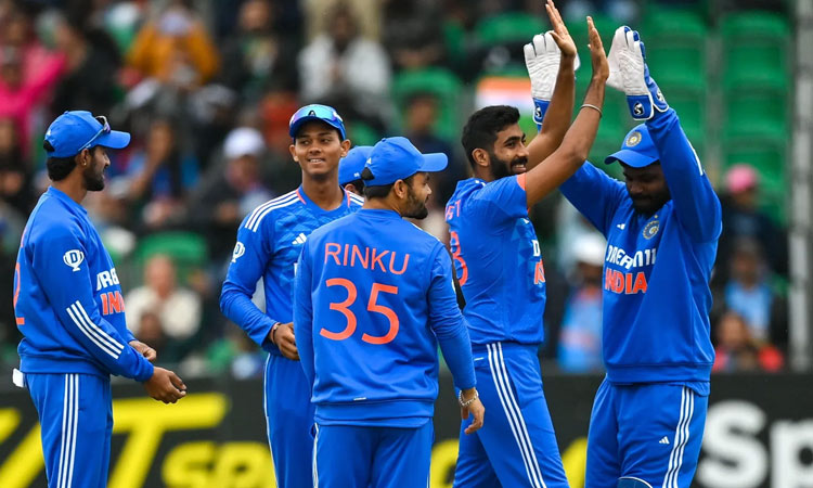 சர்வதேச டி20 கிரிக்கெட்: கேப்டனான முதல் போட்டியிலேயே புதிய சாதனை படைத்த பும்ரா...!