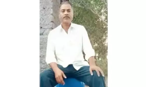 அண்ணன், அண்ணி தற்கொலையில் நடவடிக்கை எடுக்காததால் விரக்தி: கை விரலை வெட்டி வீடியோ வெளியிட்டவரால் பரபரப்பு - எம்.பி. மீது குற்றச்சாட்டு