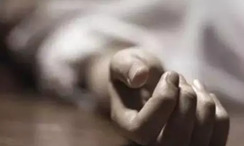 கொங்கணாபுரம் அருகே ஆடு மேய்க்க சென்ற விவசாயி பிணமாக மீட்பு-தற்கொலையா? போலீசார் விசாரணை