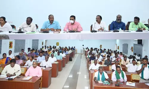 கள்ளக்குறிச்சி மாவட்டம் முழுவதும் உள்ளஏரிகளில் மதகுகளை சீர்செய்ய வேண்டும்கலெக்டரிடம் விவசாயிகள் வலியுறுத்தல்