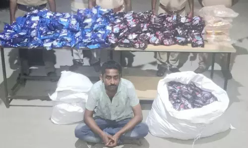 பெங்களூருவில் இருந்து திருக்கோவிலூர் பகுதிக்குகூரியர் மூலம் புகையிலை பொருட்கள் கடத்தல்வாலிபர் கைது