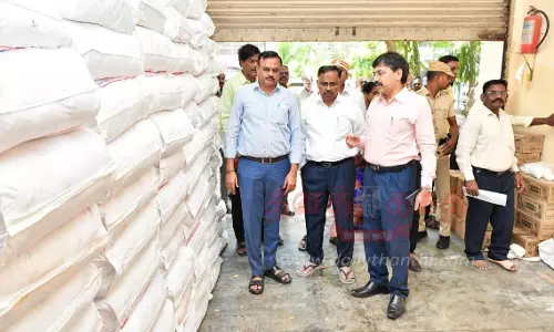 பொருட்கள் இருப்பு குறித்து கூட்டுறவு சங்கங்களின் பதிவாளர் ஆய்வு