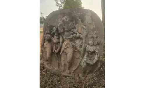 விஜயநகர காலத்து நடுகல் கண்டெடுப்பு