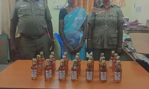 பாலக்கோடு அருகேமதுபாட்டில்கள் விற்ற பெண் கைது