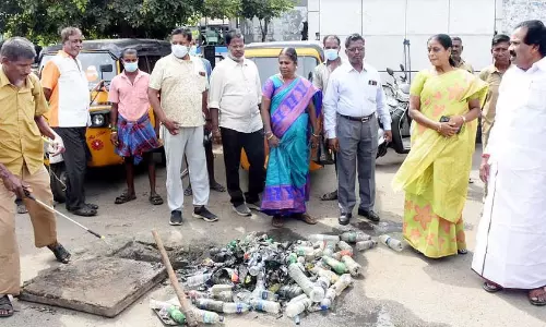 சுகாதார பணிகள் குறித்து மேயர் ஆய்வு