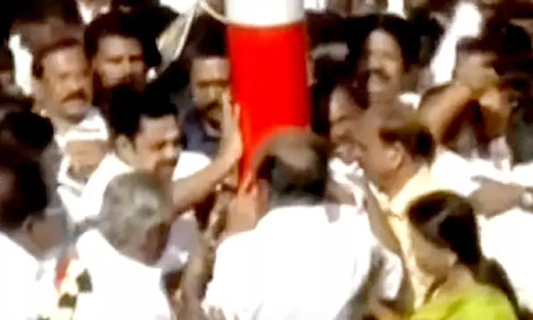 மதுரையில் அதிமுக பொன்விழா எழுச்சி மாநாடு... ... அதிமுக-வை எதிர்க்க எந்த கொம்பனாலும் முடியாது, எந்த கட்சியாலும் முடியாது - எடப்பாடி பழனிசாமி மதுரையில் அதிமுக பொன்விழா எழுச்சி மாநாடு... ... அதிமுக-வை எதிர்க்க எந்த கொம்பனாலும் முடியாது, எந்த கட்சியாலும் முடியாது - எடப்பாடி பழனிசாமி