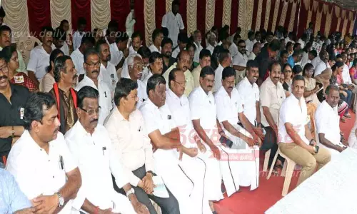 தி.மு.க.வினர் உண்ணாவிரத போராட்டம்