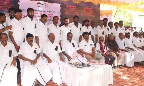 மத்திய அரசை கண்டித்து தர்மபுரியில் தி.மு.க.வினர் உண்ணாவிரத போராட்டம்