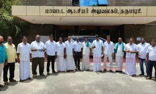 விபத்தை ஏற்படுத்தும் வளைவு சாலையை நேர்படுத்த வேண்டும்: கலெக்டரிடம் பா.ம.க.வினர் கோரிக்கை மனு