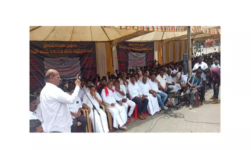 நீட் தேர்வை ரத்து செய்யக்கோரிஊட்டியில் தி.மு.க.வினர் உண்ணாவிரத போராட்டம்