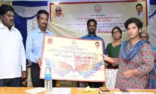 பெண் குழந்தைகள் பாதுகாப்பு கருதி அனைத்து பள்ளிகளிலும் வண்ண சிறகுகள் திட்டம்-கலெக்டர் தகவல்