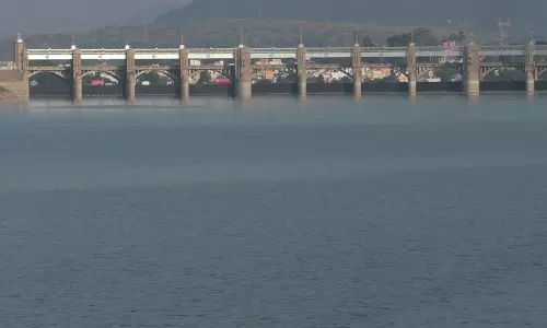 மேட்டூர் அணையில் இருந்துதண்ணீர் திறப்பு மீண்டும் அதிகரிப்புவினாடிக்கு 10 ஆயிரம் கனஅடி நீர் வெளியேற்றம்