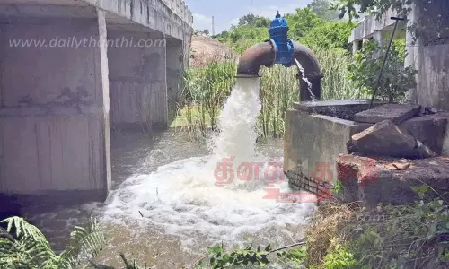குழாய் உடைந்து குடிநீர் வீணானது குழாய் உடைந்து குடிநீர் வீணானது