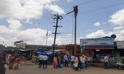 பழுதடைந்த மின்கம்பங்கள் அகற்றம்