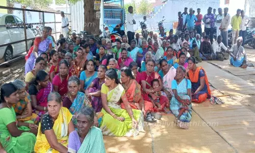 கடையம் அருகே ஊர் பெயரை மாற்ற எதிர்ப்பு: கிராம மக்கள் போராட்டம்