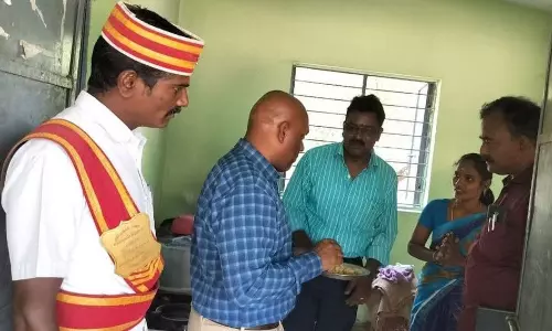 காலை உணவு திட்டத்தின் கீழ்மாணவர்களுக்கு வழங்கப்படும் உணவை கலெக்டர் ஆய்வு