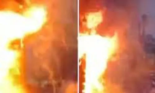 செருப்பு கடைக்கு தீ வைப்பு செருப்பு கடைக்கு தீ வைப்பு