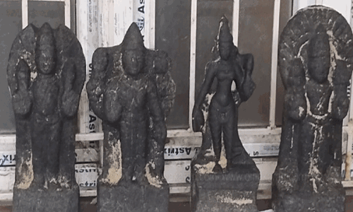 சென்னை மெரினா கடற்கரையில் 4 கற்சிலைகள் கண்டெடுப்பு.!