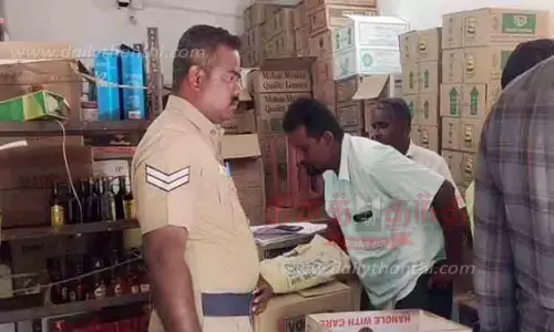 டாஸ்மாக் கடை பூட்டை உடைத்து ரூ.1 லட்சம் மதுபாட்டில்கள் கொள்ளை