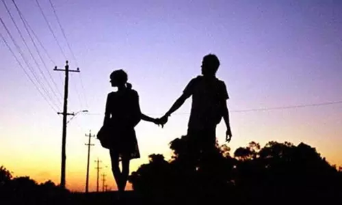 கணவரை தவிக்க விட்டு திருமணமான இளம்பெண்  17 வயது சிறுவனுடன் ஓட்டம்