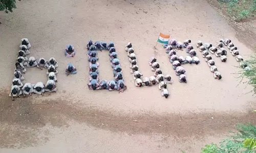 சந்திரயான்-3 விண்கலம் நிலவில் தரை இறங்குவது குறித்து அரசு பள்ளி மாணவ-மாணவிகளுக்கு விழிப்புணர்வு