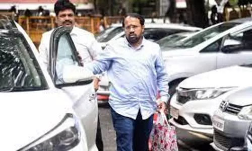 ஆதித்ய தாக்கரேக்கு நெருக்கமான சுரஜ் சவானிடம் போலீசார் மீண்டும்  விசாரணை