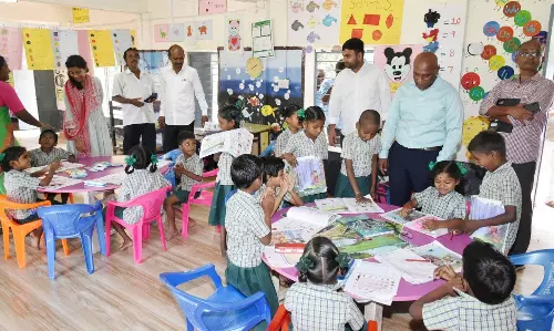 வானூர் ஒன்றியத்தில்பள்ளி, அங்கன்வாடி மையத்தில் கலெக்டர் ஆய்வு