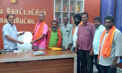 கட்டுப்பாடுகளை தளர்த்த வேண்டும் கட்டுப்பாடுகளை தளர்த்த வேண்டும்