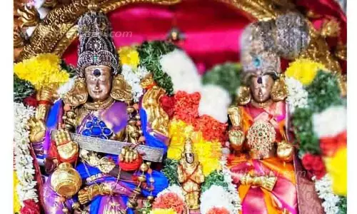 மீனாட்சி அம்மன் கோவில் ஆவணி மூலத்திருவிழா:தருமிக்கு பொற்கிழி அளித்த லீலை