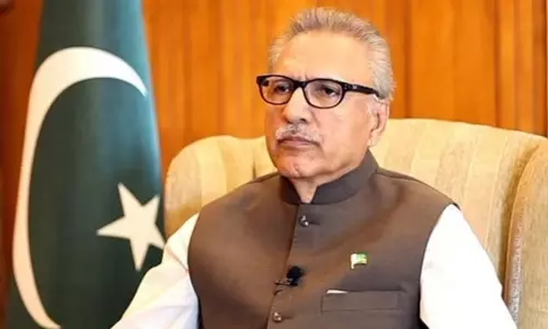 பாகிஸ்தான் அதிபரின் தனிச்செயலாளர் பதவி பறிப்பு..!