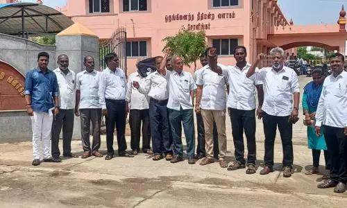 வழக்கறிஞர்கள் கண்டன ஆர்ப்பாட்டம் வழக்கறிஞர்கள் கண்டன ஆர்ப்பாட்டம்