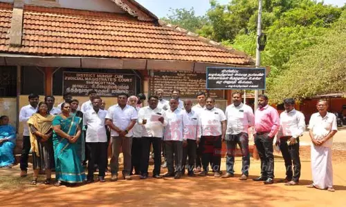 செங்கோட்டையில் வக்கீல்கள் ஆர்ப்பாட்டம்