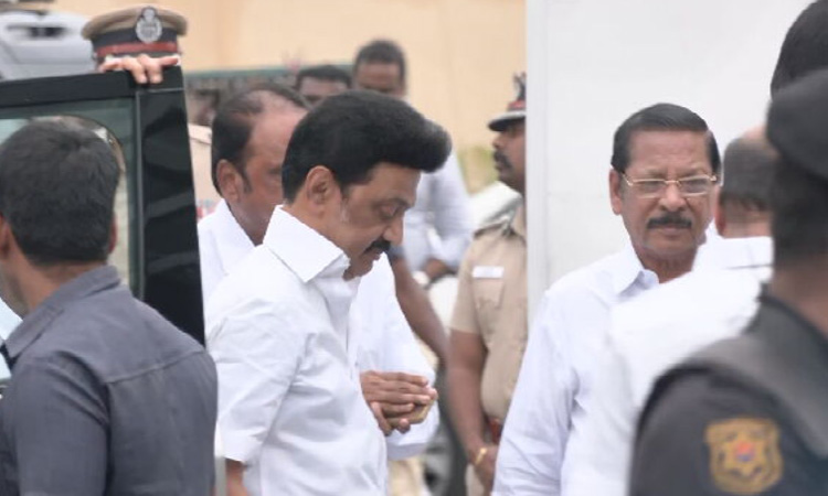 திருவாரூ,நாகை மாவட்டங்களில் சுற்றுப்பயணம்:  சென்னையில் இருந்து புறப்பட்டார் முதல்-அமைச்சர் மு.க.ஸ்டாலின்