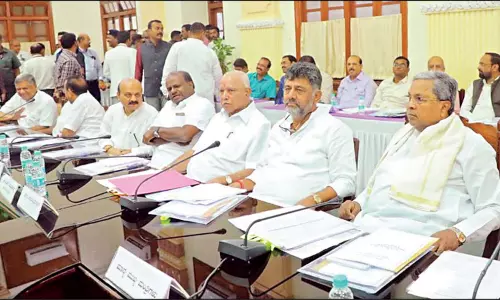 காவிரி நீர் விவகாரம்: கர்நாடகாவில் அனைத்துக்கட்சி கூட்டம் - பிரதமர் மோடியை சந்தித்து முறையிட முடிவு காவிரி நீர் விவகாரம்: கர்நாடகாவில் அனைத்துக்கட்சி கூட்டம் - பிரதமர் மோடியை சந்தித்து முறையிட முடிவு