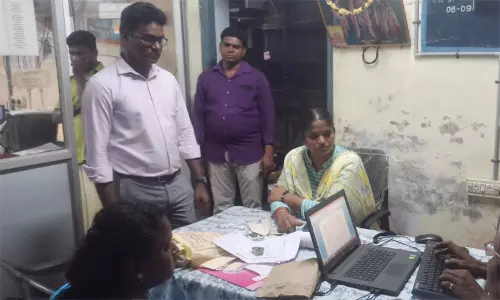 விழுப்புரம்: சார்பதிவாளர் அலுவலகத்தில் லஞ்ச ஒழிப்பு போலீசார் சோதனை