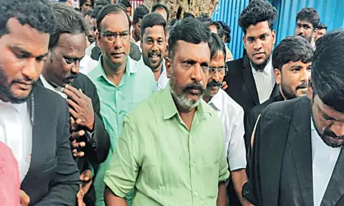 செங்கல்பட்டு கோர்ட்டில் திருமாவளவன் ஆஜர்; விசாரணை அடுத்த மாதம் 26-ந்தேதிக்கு ஒத்திவைப்பு செங்கல்பட்டு கோர்ட்டில் திருமாவளவன் ஆஜர்; விசாரணை அடுத்த மாதம் 26-ந்தேதிக்கு ஒத்திவைப்பு