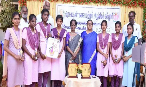 சாத்தான்குளம் அரசு மகளிர் கல்லூரியில்விழிப்புணர்வு போட்டிகளில்வெற்றிபெற்ற மாணவிகளுக்கு பரிசு சாத்தான்குளம் அரசு மகளிர் கல்லூரியில்விழிப்புணர்வு போட்டிகளில்வெற்றிபெற்ற மாணவிகளுக்கு பரிசு