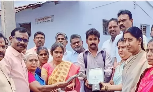 கூடலூர் நகராட்சியில்தெருவிளக்குகள் பொருத்தும் பணி