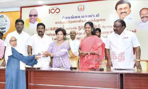 மாற்றுத்திறனாளிகளுக்கான மருத்துவ முகாம்: 30 பேருக்கு ரூ.15¾ லட்சம் மதிப்பீட்டில் உபகரணங்கள்-கலெக்டர் வழங்கினார்