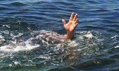 குளத்தில் மூழ்கி பெண் சாவு